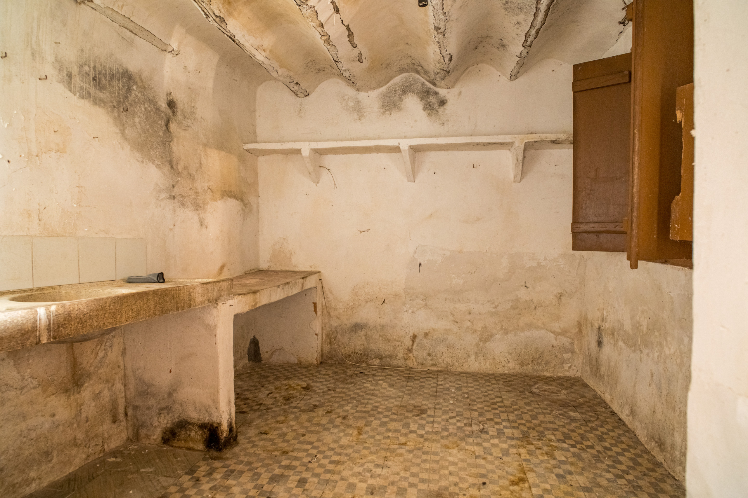 1770751290495-FOX-R121-Raspay-House-Cave-House-006